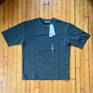 Uniqlo Dark Gray Short Sleeve Tee